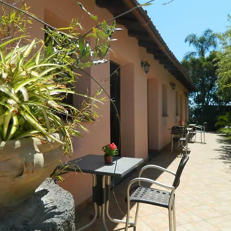 Farm stay La Grevillea Riposto