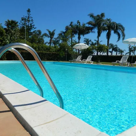 La Grevillea Farm stay